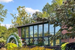 Pond House Cafe - 25
