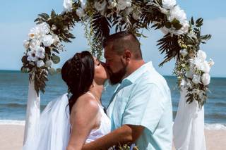 ASHORE OCEANFRONT HOTEL - 11
