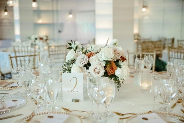 Contempo Linen & Event Rentals - 1