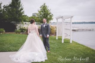 Bay Pointe Inn - 105