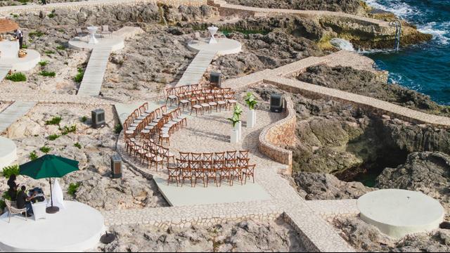 The Cliff Hotel - 3