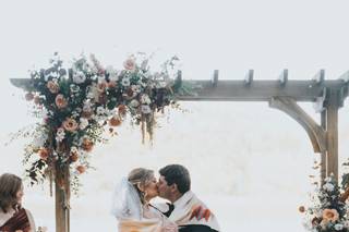 Blossom Bliss Florist - 18
