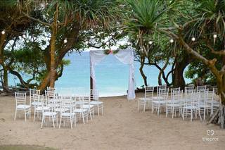 Laakea Ocean Wedding - 17
