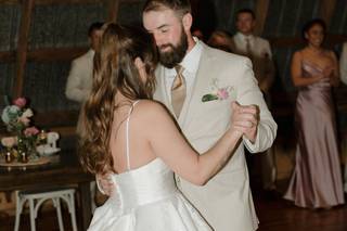 Timless Salon & Bridal Studio - 14