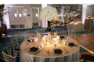 Linens & Flowers Design - 148