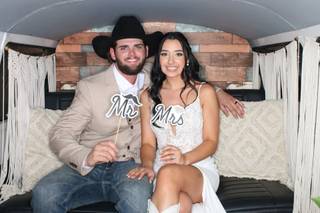 Happy Camper Photo Bus - 18