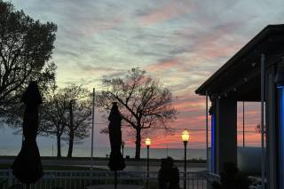 Lakehouse Restaurant & Bar - 5