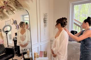 The Mane Exhibit Hair & Makeup Studio - 6