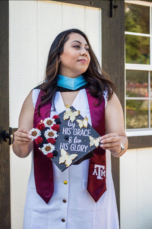 Emerald Beauty With Fee - 4