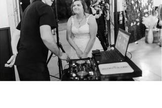 Hemmelgarn Entertainment DJ & Photo Booth Services, LLC - 9