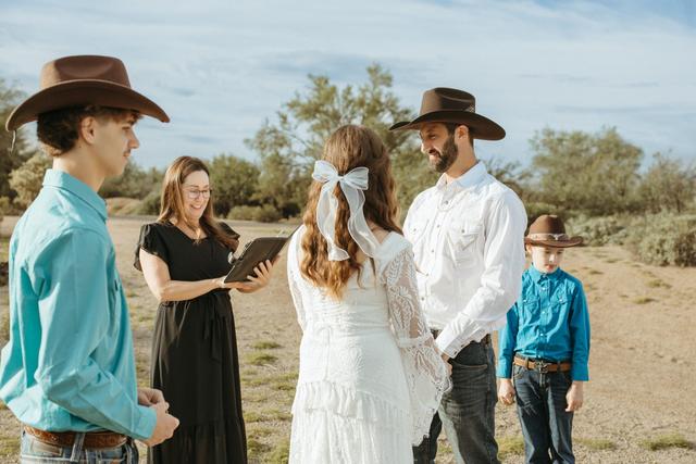 Ani Hamilton, Officiant - 1