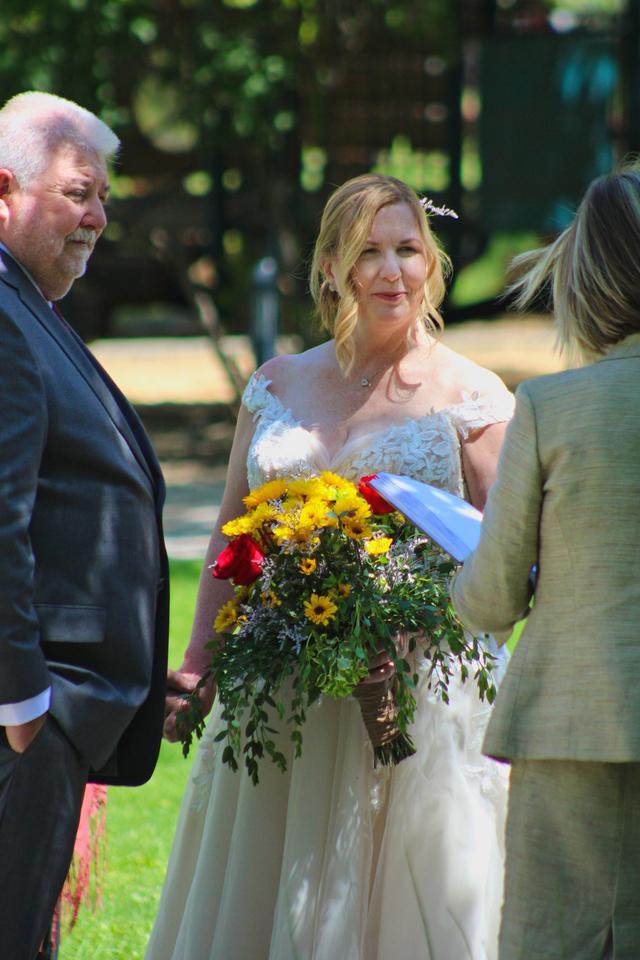 Wedding Officiant Eileen - 2
