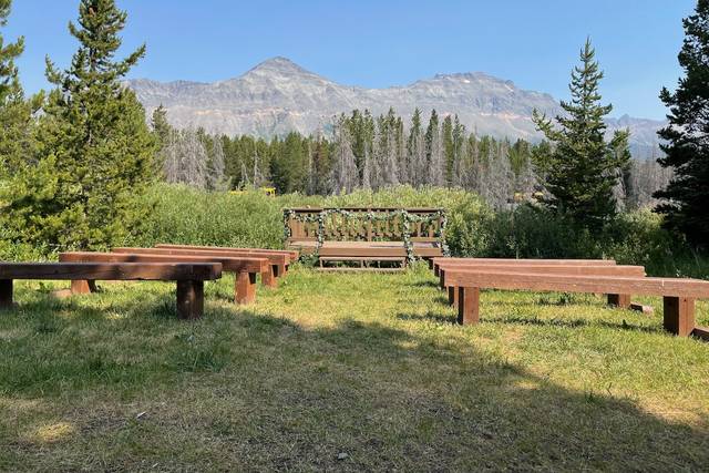 Summit Mountain Lodge and Steakhouse 2