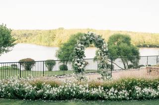 The Lake House Inn - 13