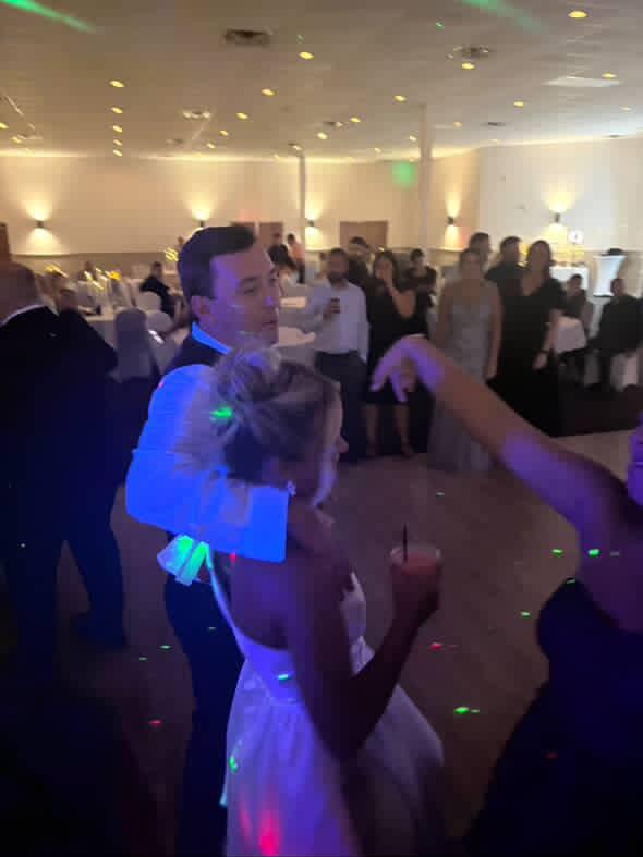 Hemmelgarn Entertainment DJ & Photo Booth Services, LLC - 2
