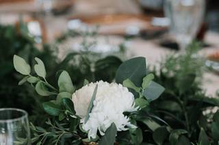 Shelly's Designs Florist - 16