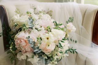 Laura of Lauxmont Floral Designs - 5