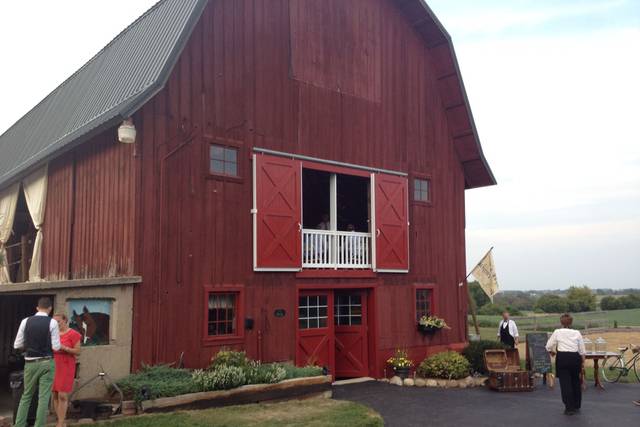 Antique Trunk B — The Barn at Back Acres Farm