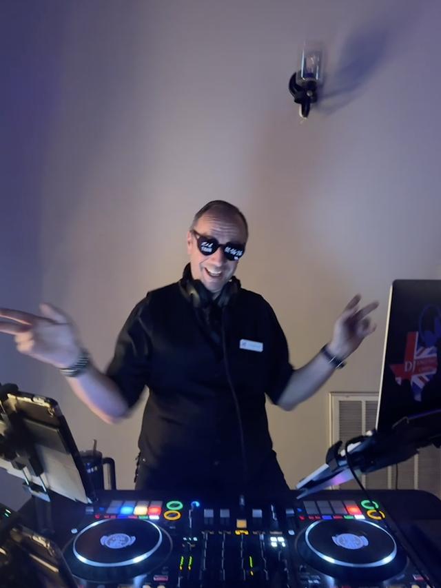 DJ English Chris - 2