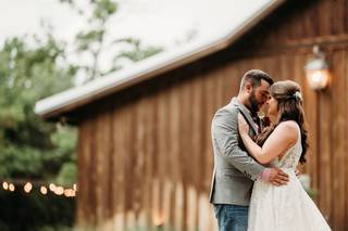 Whispering Oaks Wedding Venue - 11