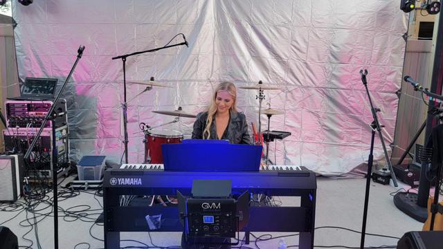 Pianist Anna Demis - 4