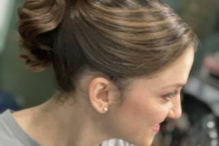 Lizzie Ibarra Hair & Airbrush Make-up Artist - 13