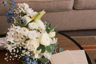 Between the Roses Florist - 7