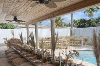 Mi Vintage - Farm Tables & Lounge Rentals 5