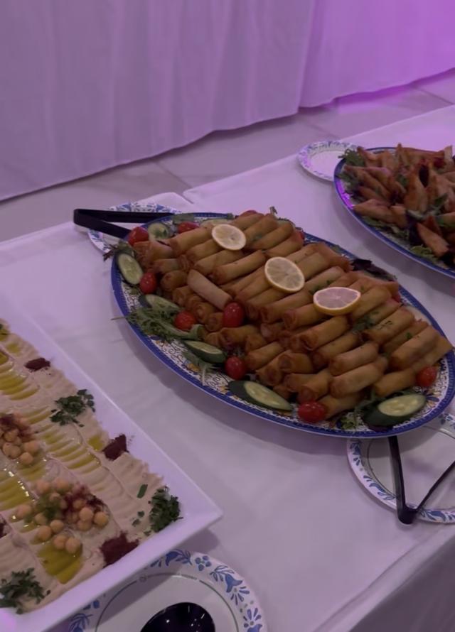 Petra Mediterranean Restaurant - 4