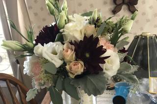 Bouts & Bouquets Flower Shop - 2