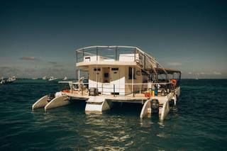 La Barcaza Wedding and Event Boat - 23