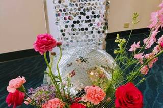 Nature's Best Floral & Boutique - 9