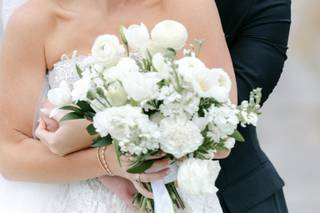 Linens & Flowers Design - 9