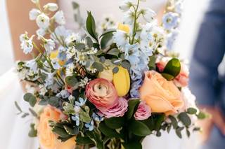 Laura's Flower Boutique - 5