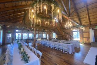 The Grand Barn At The Mohicans Treehouse Resort - 45