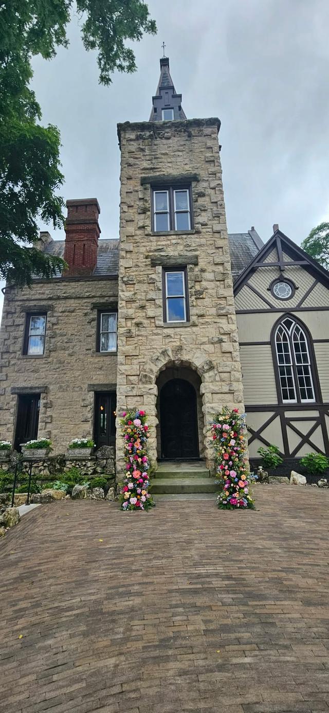 Mac-O-Chee Castle - 1