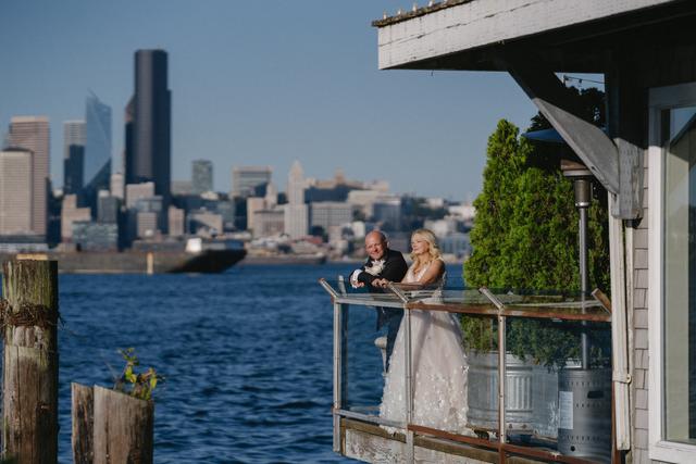 Salty's on Alki Beach - 3