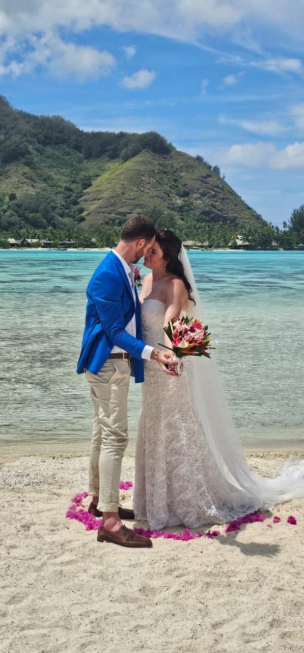 wedOtahiti | Destination Weddings + Unique Ceremonies | French Polynesia - 1