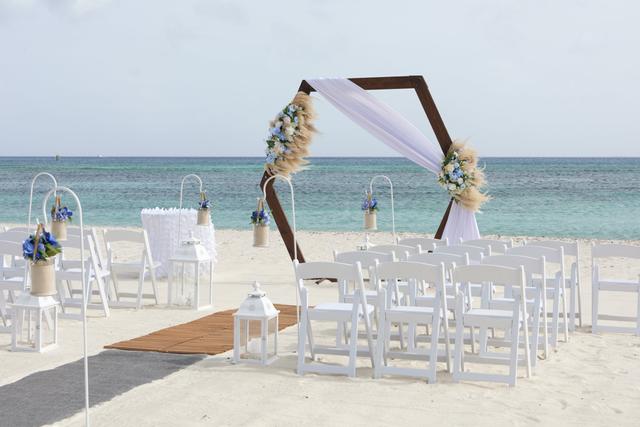 Colosal Weddings - 1