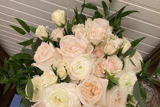 Wedding Flowers by Robyn at Rohsler's Allendale Nursery & Florist - 13