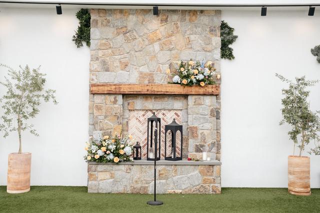 Laura's Flower Boutique - 4