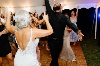 Green Fourteen Weddings - 11