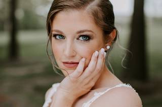 Kiss and Makeup Professional Makeup Artistry - 5