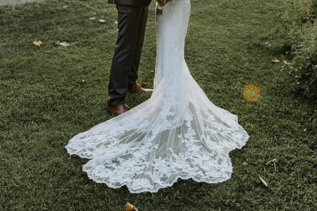 Carmen's Bridal Gown Rentals and Formalwear 3