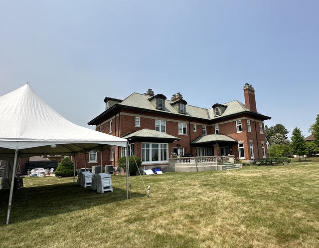 Castino Lakeview Mansion - 4