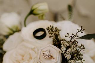 Pretty Petals Floral & Event Design - 6
