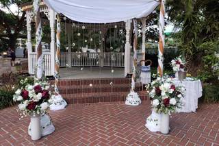 A CheyElla Event Planning Floral & Decor Rentals - 8