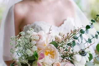 Lulu’s Lei + Bouquets - 17