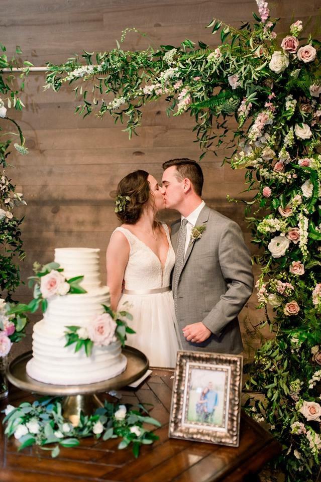 Honeysuckle Cakes & Pastries, LLC - 3