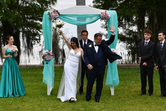 Elegant Entertainment DJ and Video Services 4